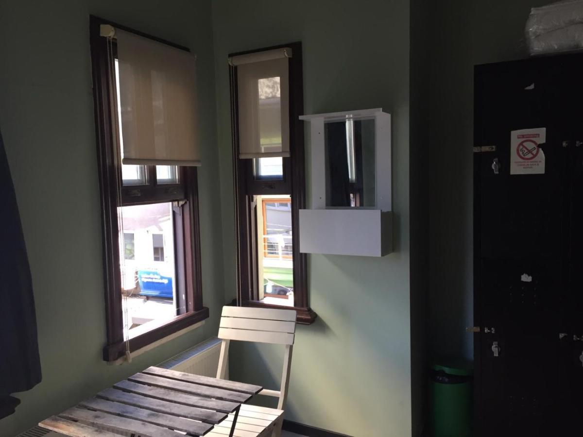 The Hub Hostel Istanbul Exterior photo