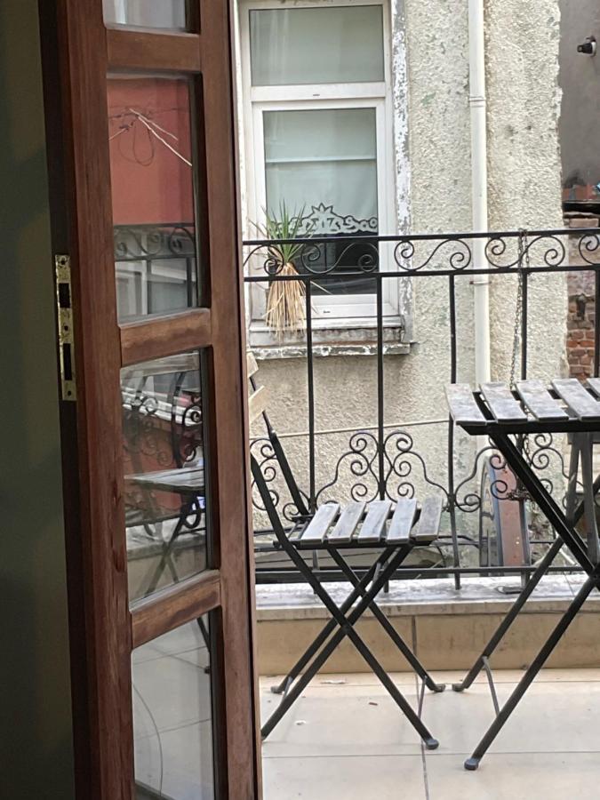 The Hub Hostel Istanbul Exterior photo