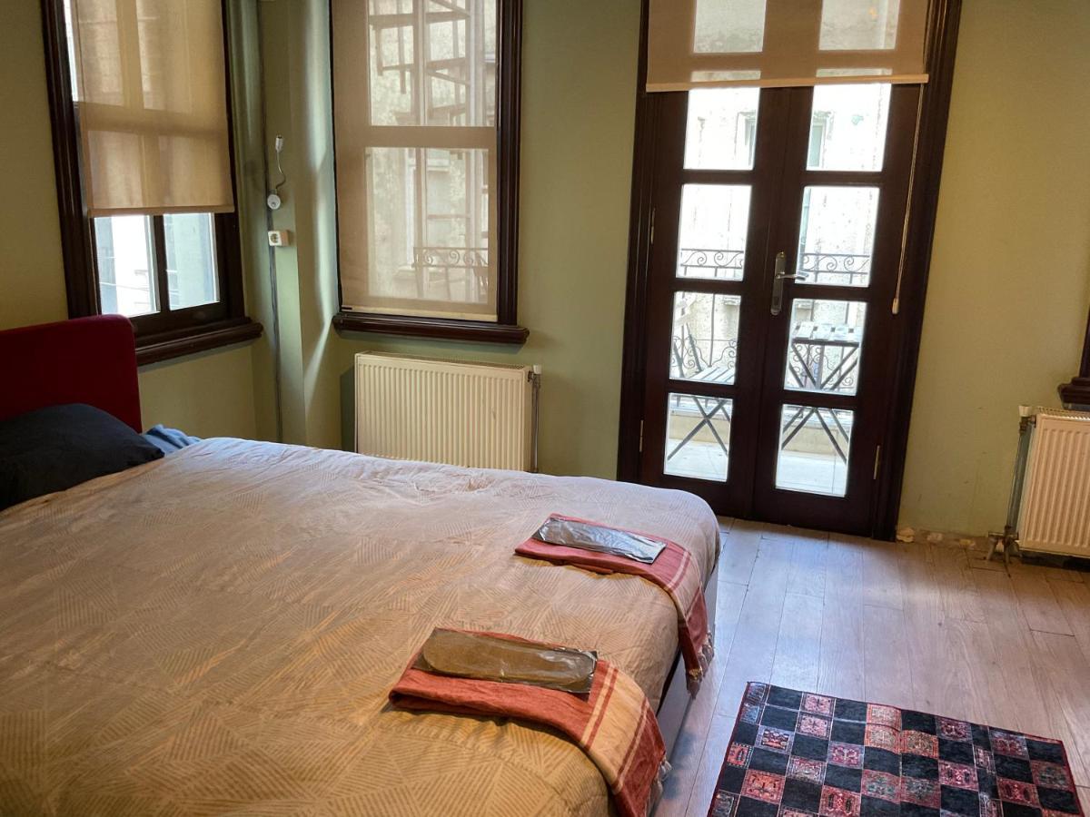 The Hub Hostel Istanbul Exterior photo