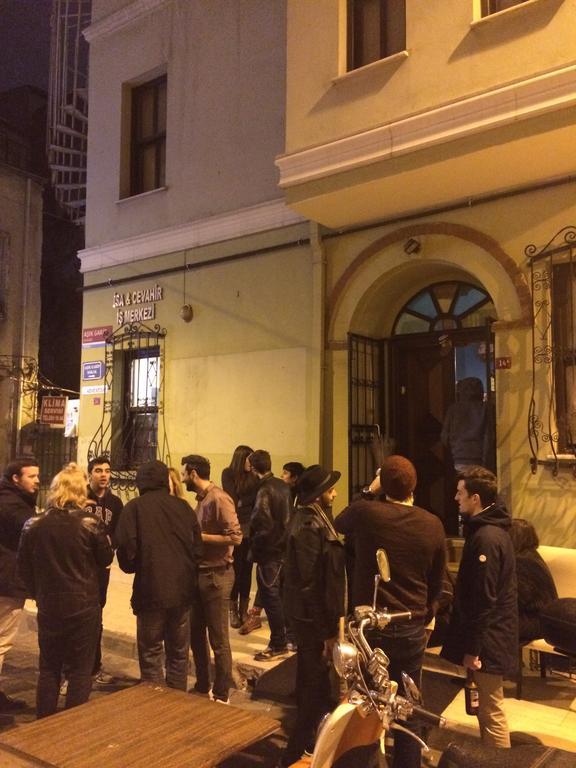 The Hub Hostel Istanbul Exterior photo